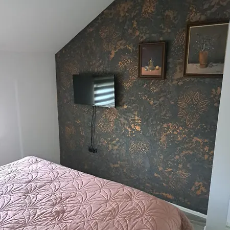 Zatvoreno Renoviranje Apartment Velika Plana