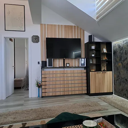Ap Aleksandar Apartment *